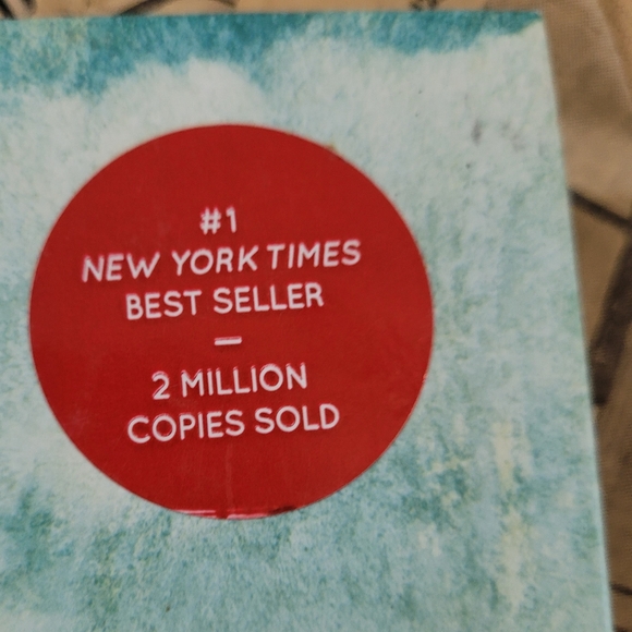 The Life-Changing Magic of Tidying Up Japanese Art of Decluttering & Organizing - Picture 8 of 10